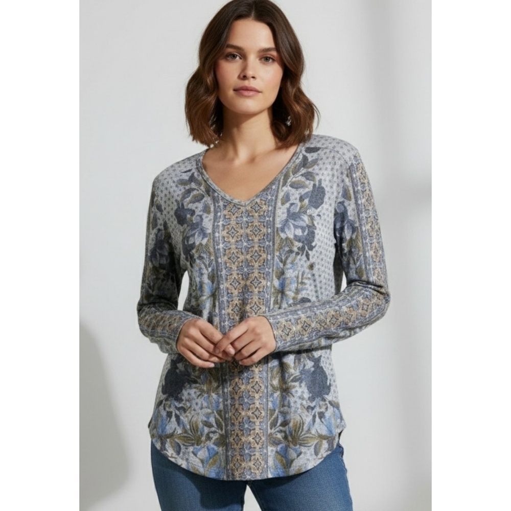 Hannah V-neck Long Sleeve Lace detail Top Blue Size M